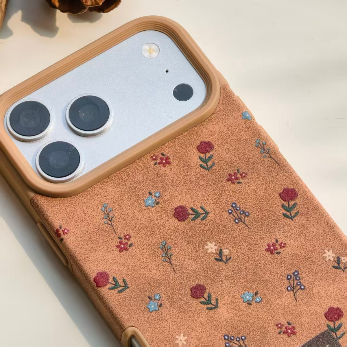 Cute Floral PU Leather iPhone Case – Vintage Aesthetic Faux Leather Phone Case, Soft Protective Cover for iPhone 14 15 16 Pro Max, Retro Flower Pattern Case